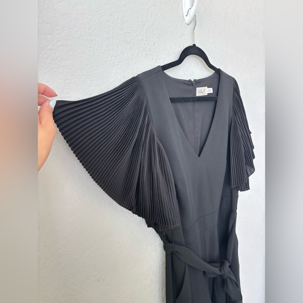 Eliza J Black Pleated Flutter-Sleeve Jumpsuit size 14W - Picture 4 of 9